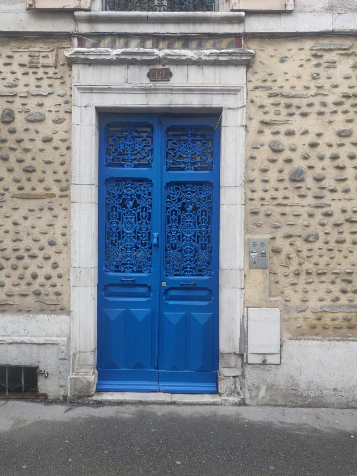 Le Taylor Hypercentre, Spacieux & Lumineux 波城 外观 照片
